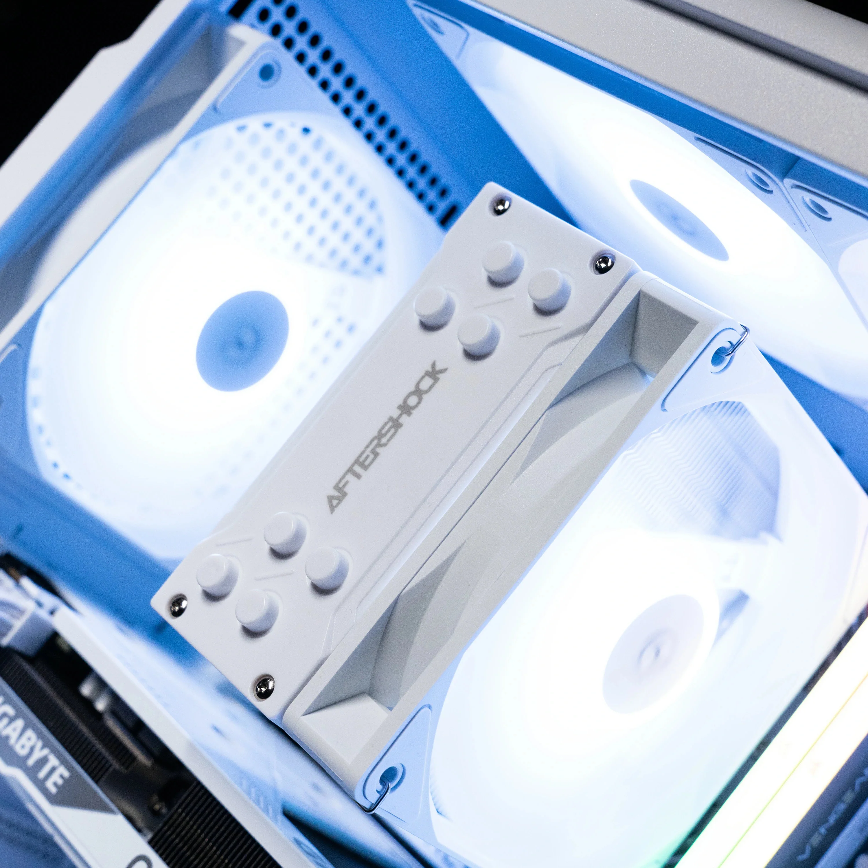 Aftershock Cloud | RTX 5060 | Ryzen 5 7500F | Desktop Gaming PC - Image 3