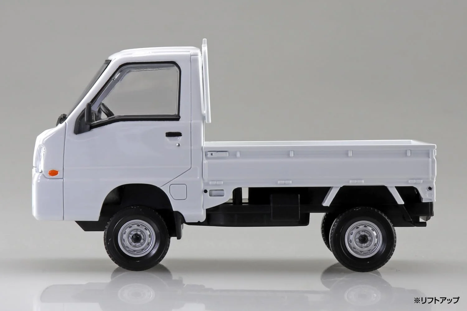 Aoshima 1/32 Snap Subaru Sambar Truck (Frost White) - Image 5