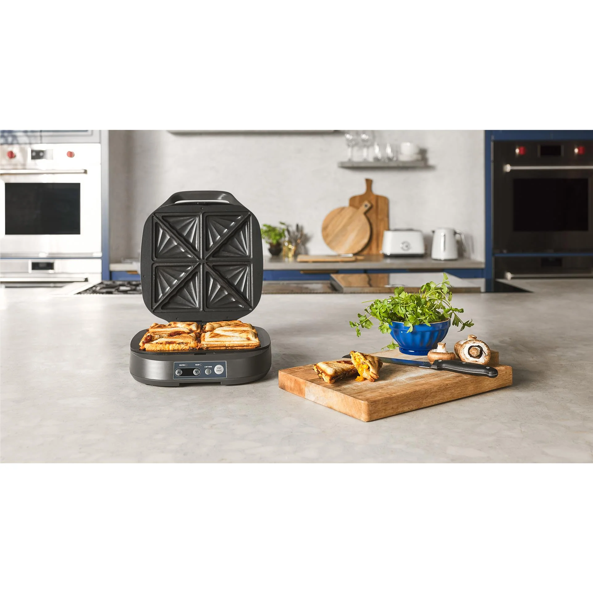 Breville the Power Toastie™ 4 Slice Toastie Maker - Image 2