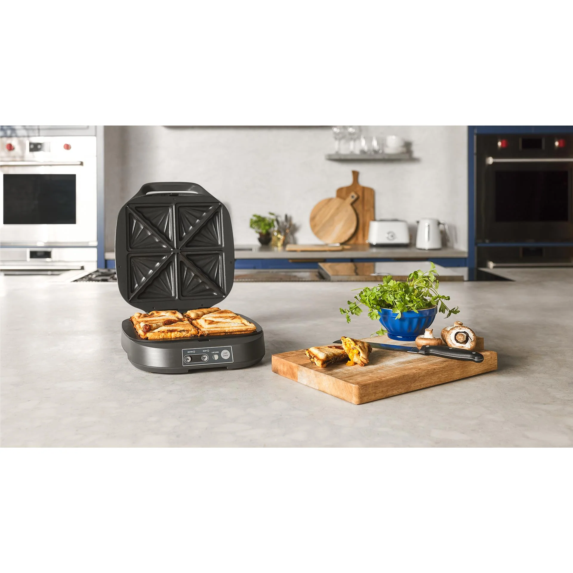 Breville the Power Toastie™ 4 Slice Toastie Maker - Image 3