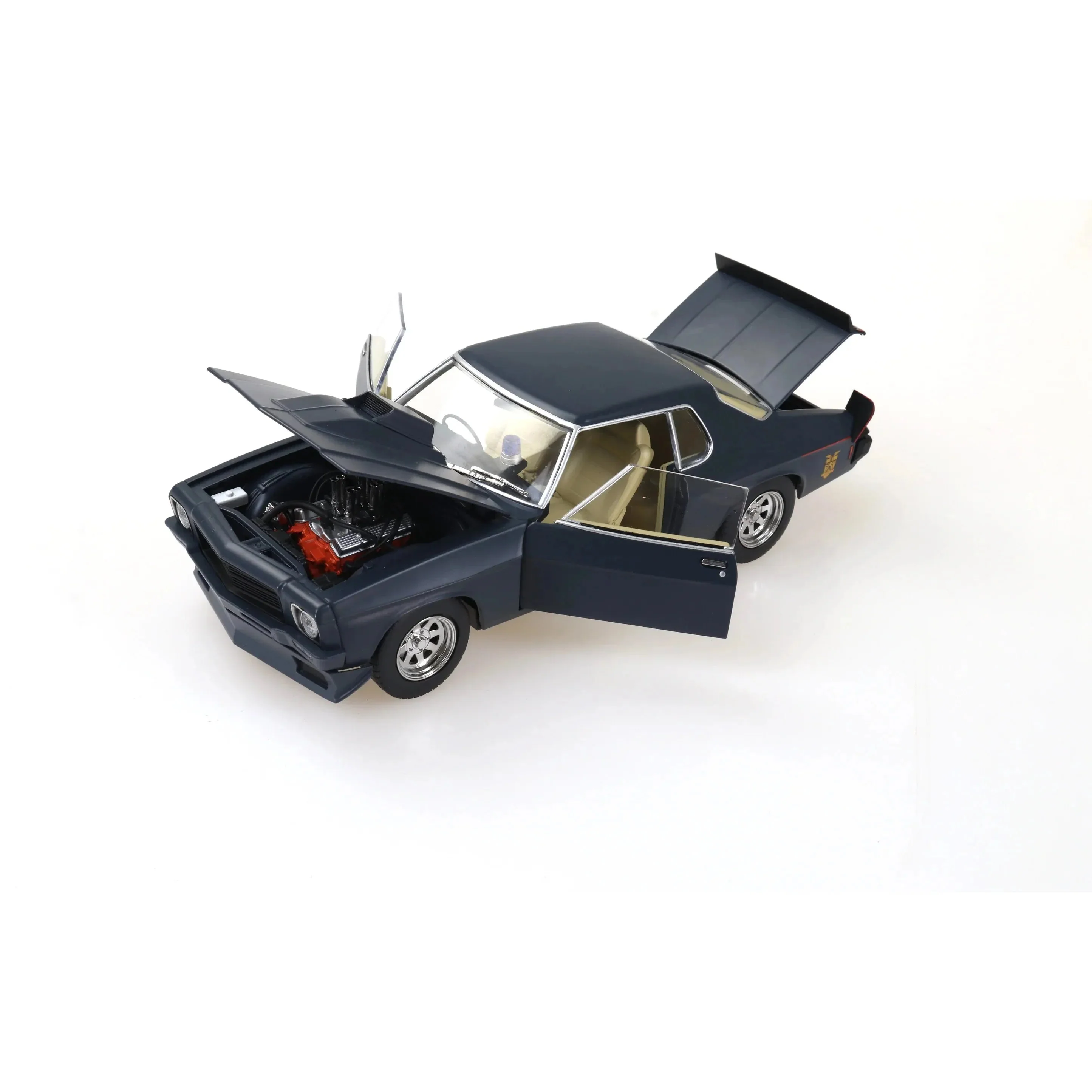 DDA 1/24 MFP Pursuit Special 2 Door Holden HQ - Fully Detailed - Image 2