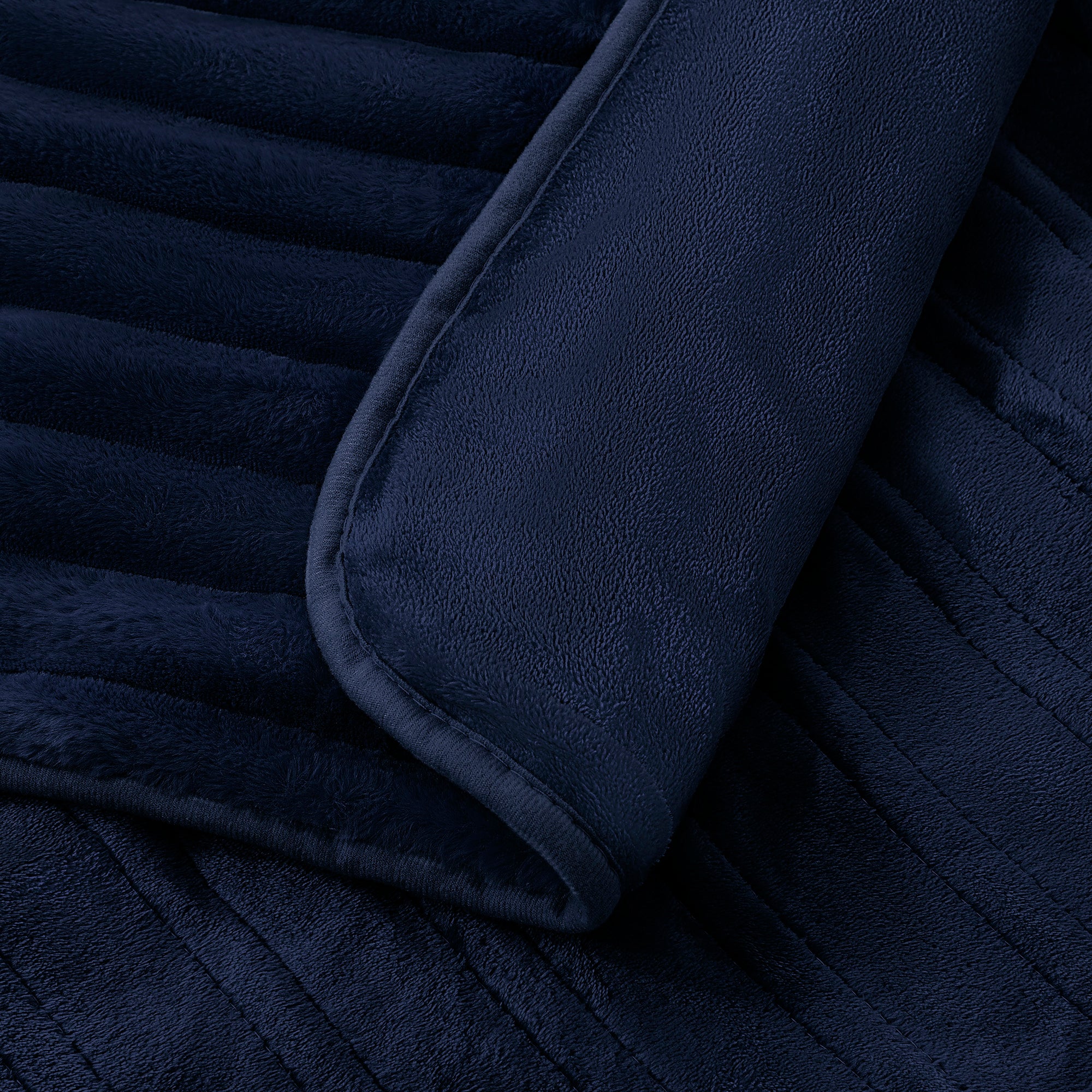 Dreamaker Chunky Embossed Heated Throw - Midnight Blue - Image 4