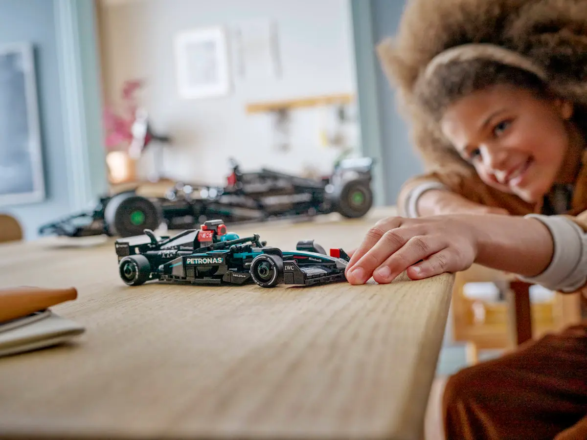 LEGO 77244 Mercedes-AMG F1® W15 Race Car - Speed Champions - Image 9