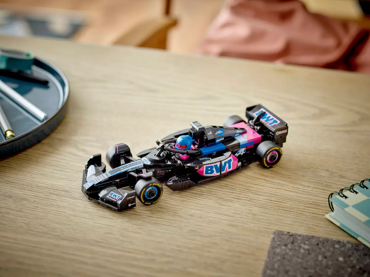 LEGO 77248 BWT Alpine F1® Team A524 Race Car - Speed Champions - Image 9