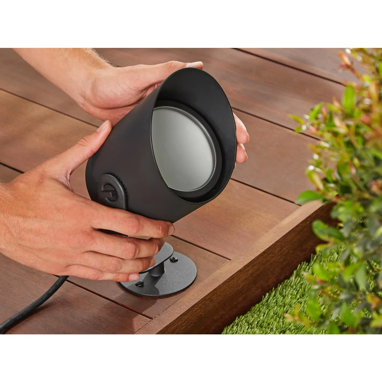 Philips Hue Outdoor Lily XL Spot Light Extension - Image 5