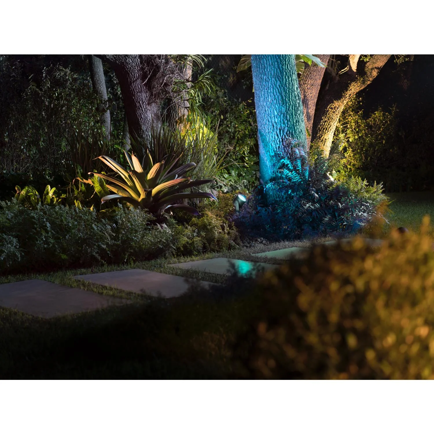 Philips Hue Outdoor Lily XL Spot Light Extension - Image 6