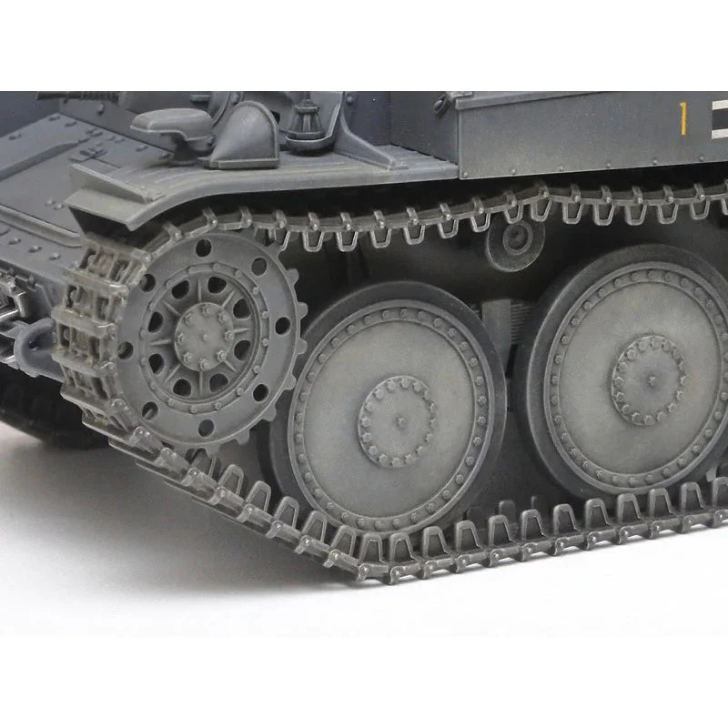 Tamiya 1/35 German Tank Panzerkampfwagen 38(T) Ausf. E/f New Tooling - Image 4
